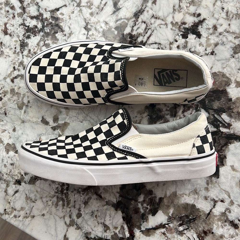 CHECKERED VANS